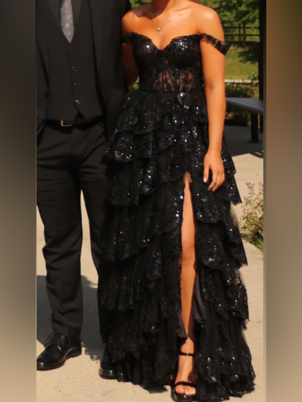 Elegant Black Strapless Ruffled Evening /prom Gown - Picture 3 of 6